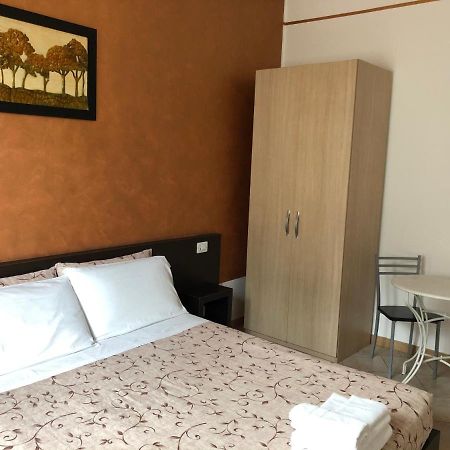 La Siesta Bed&Residence Cardano Al Campo Exterior foto
