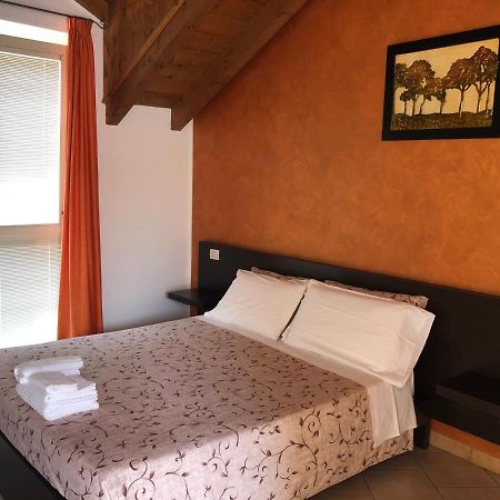 La Siesta Bed&Residence Cardano Al Campo Exterior foto