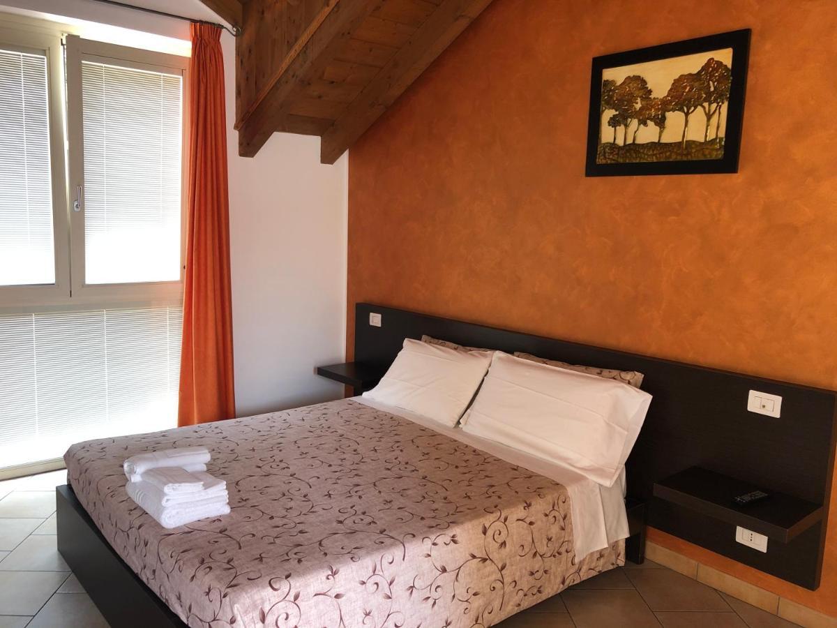 La Siesta Bed&Residence Cardano Al Campo Exterior foto